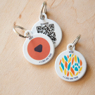 QR pet id tag, a pet tag with red logo | Animal-id.net