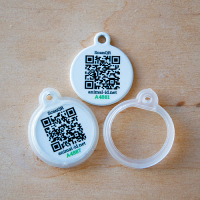 QR pet id tag with green logo Animal ID